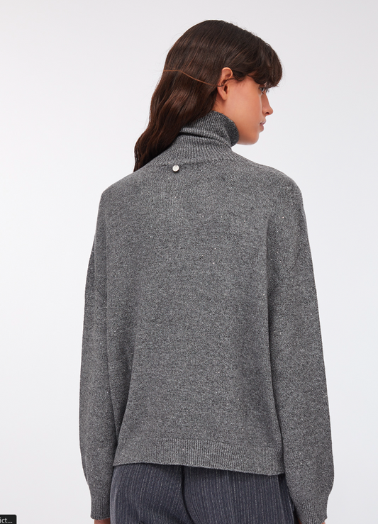 Polo-neck with micro-sequins