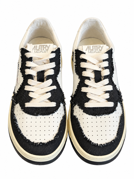 Autry - Sneaker Medalist Low aus Kalbleder