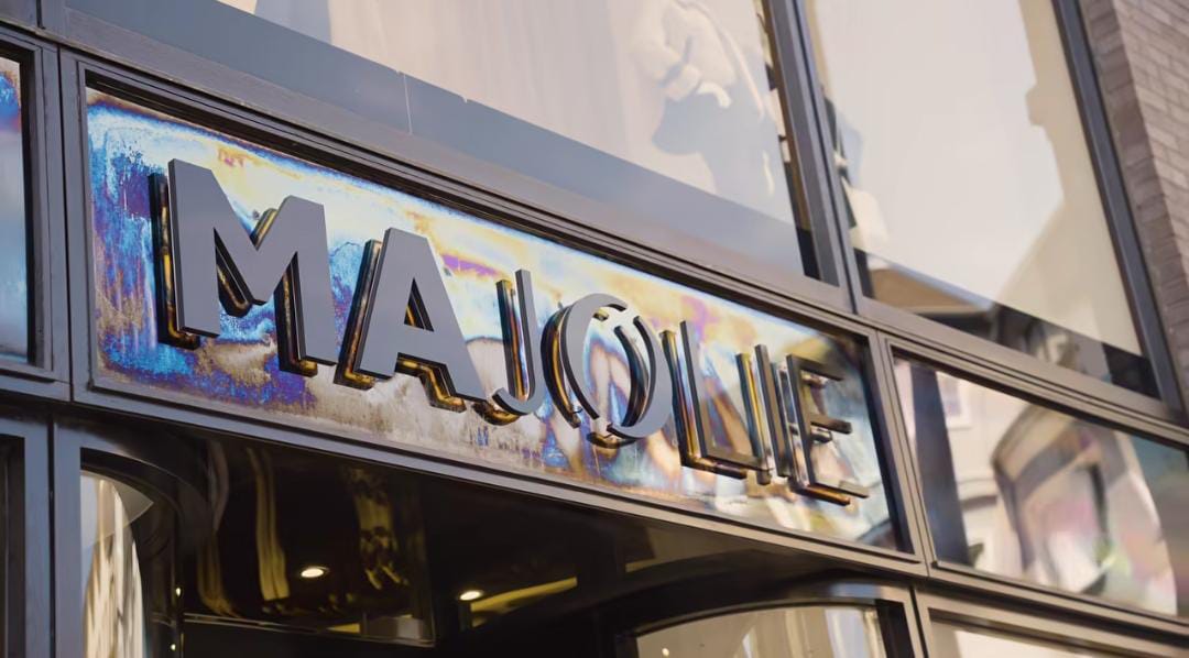 BY THE NEW STORE MAJOLIE